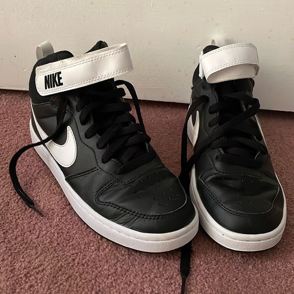 Nike high tops - Picture 1 of 7
